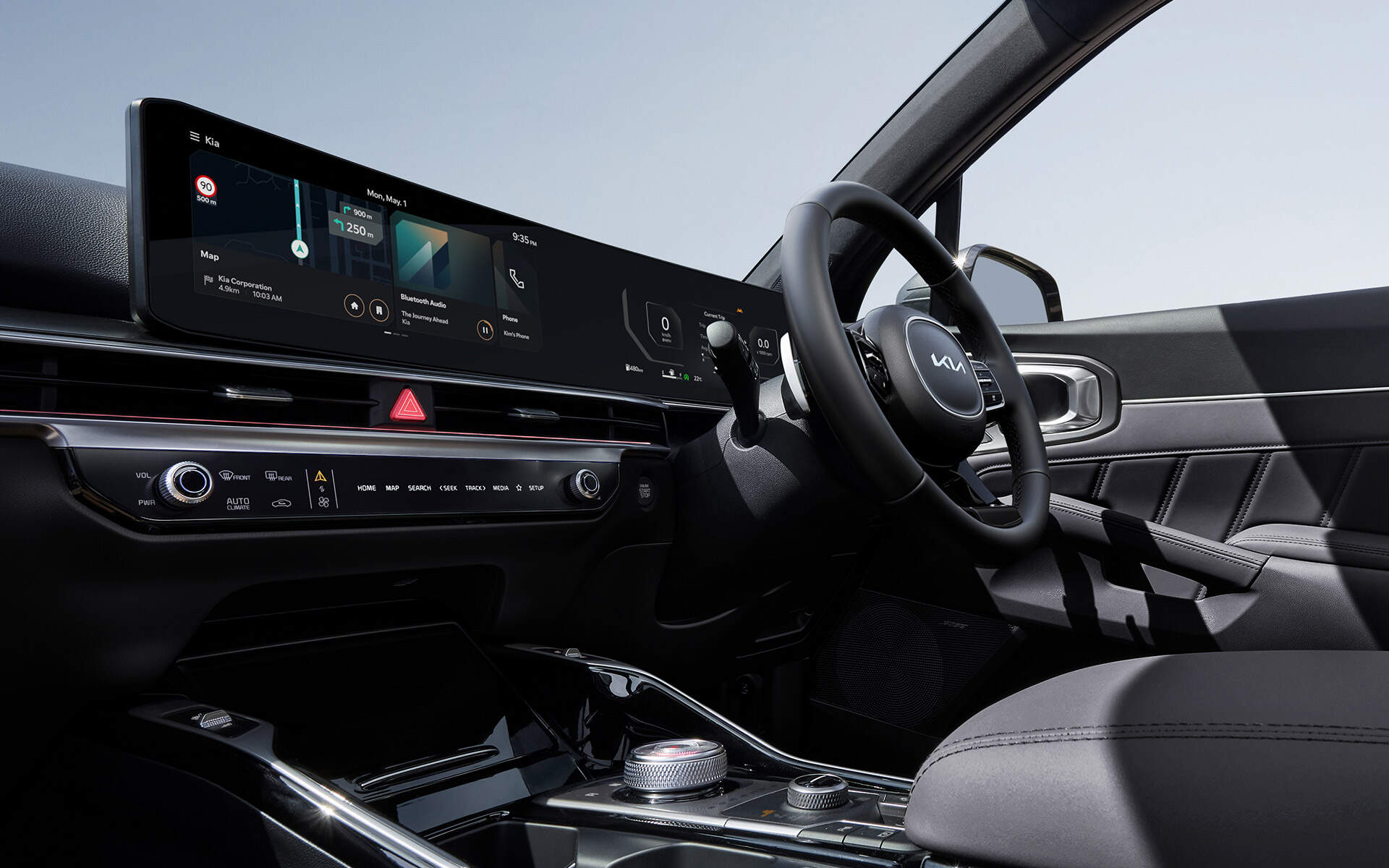 MQ4-24my-rhd-wide-interior-10