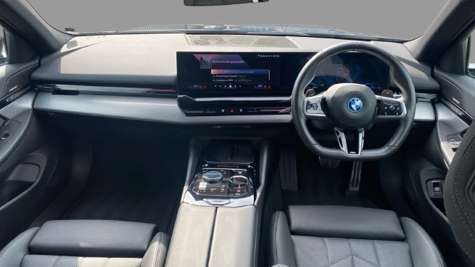 bmw_int-removebg-preview