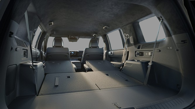 HME_MX5_PHEV_EViz_INT_27-scaled-removebg-preview